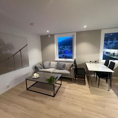Modern Apartment With Free Parking Bergen Esterno foto