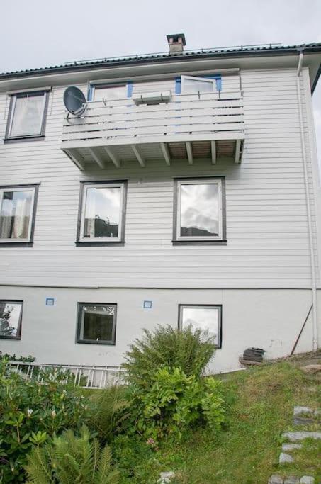 Modern Apartment With Free Parking Bergen Esterno foto
