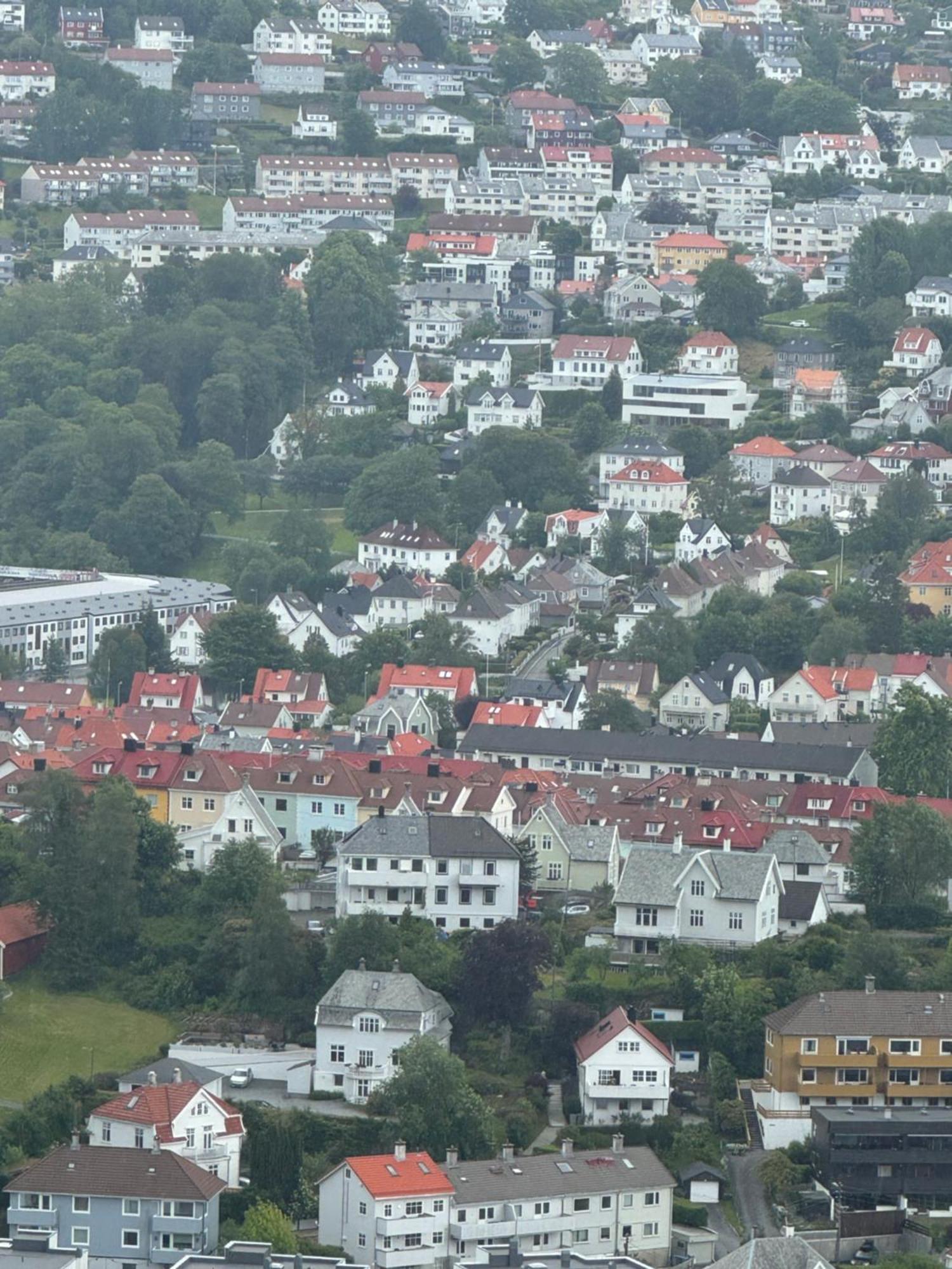 Modern Apartment With Free Parking Bergen Esterno foto