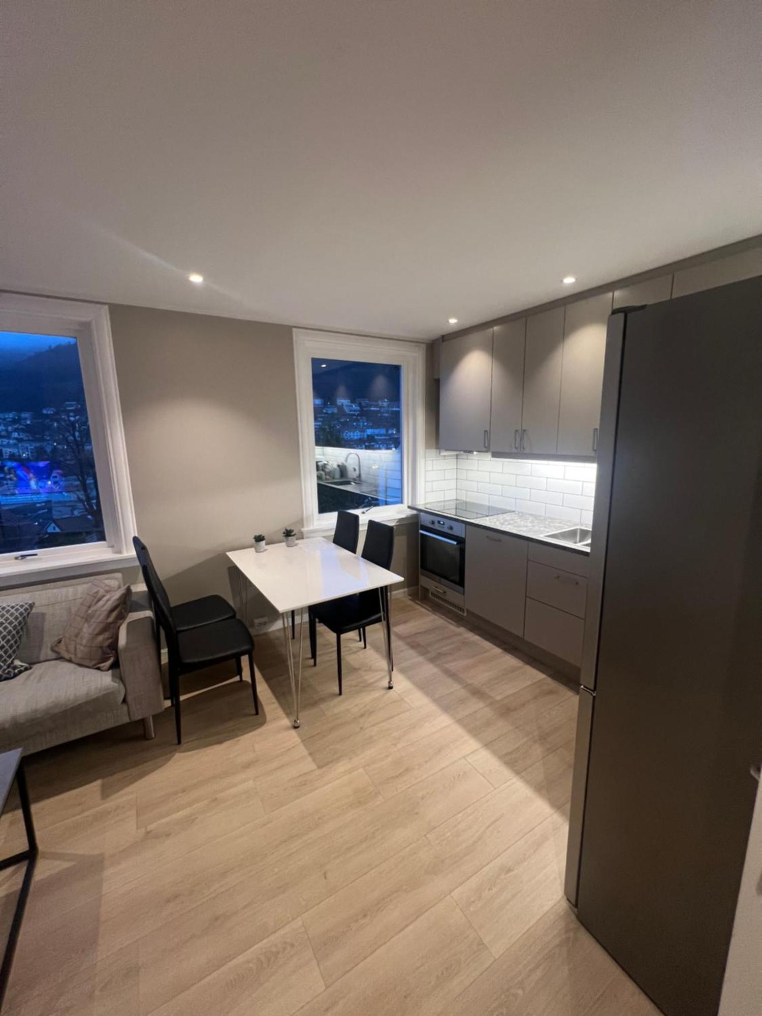 Modern Apartment With Free Parking Bergen Esterno foto